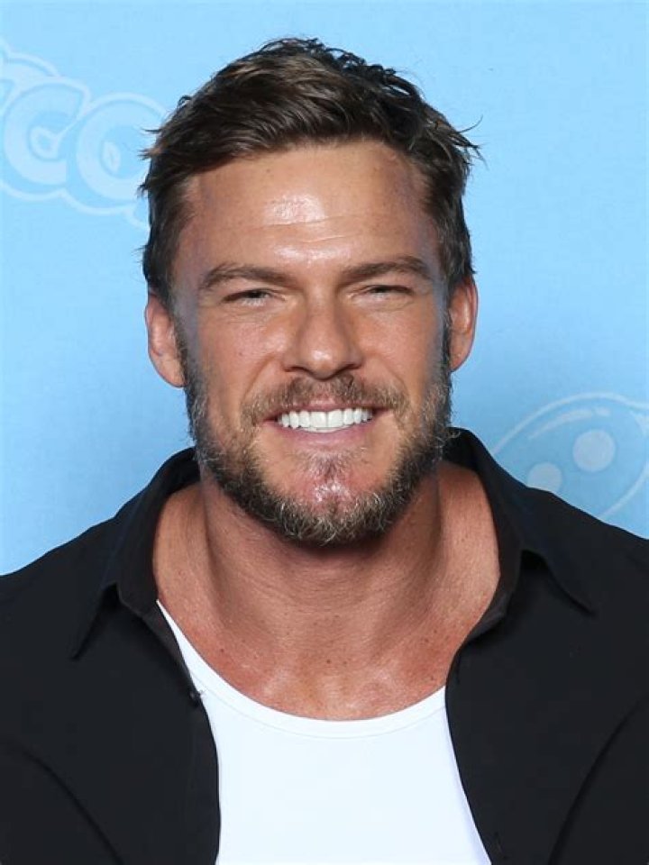 Alan Ritchson Net Worth, Wiki Bio, Age, Career, & Awards DTfun