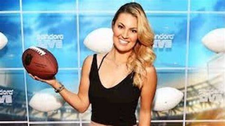Amanda Balionis Bio Age Net Worth Salary Height In Relation Images