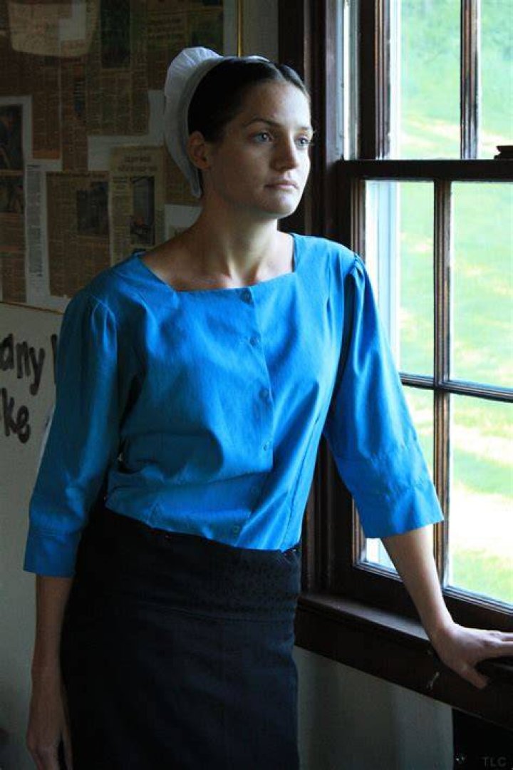 Breaking Amish Kate Stoltzfus modeling photos