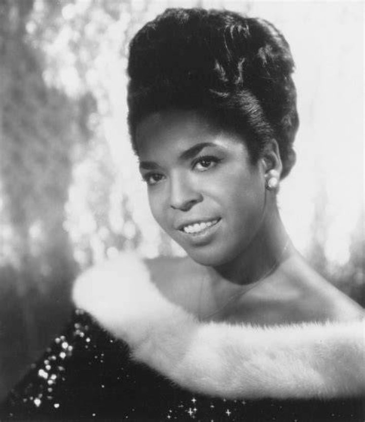 Della Reese Flourish Roses