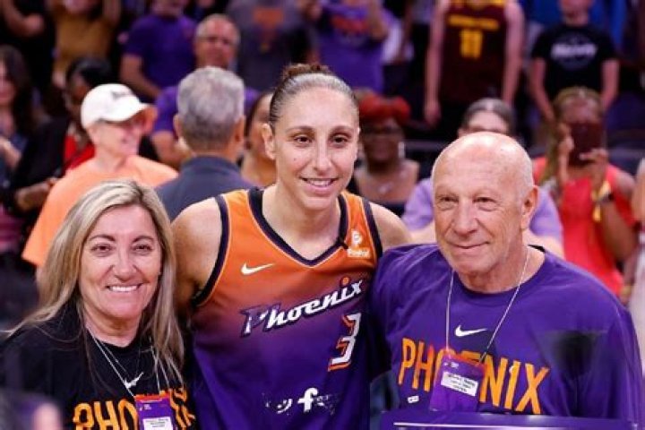 Diana Taurasi Bio, Parents, Husband, Children, Siblings, Net Worth