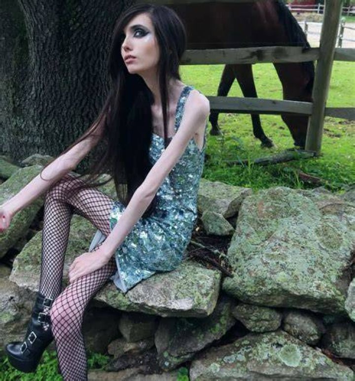 Eugenia Cooney Net Worth, Personal Life, Boyfriend, Career, Biography