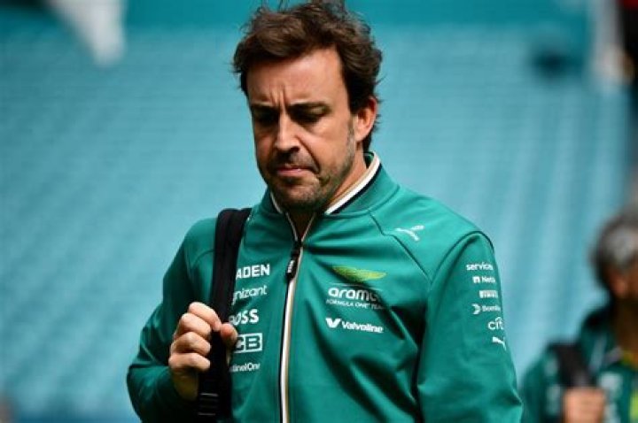 Fernando Alonso amazed with late Christmas gift from Aston Martin