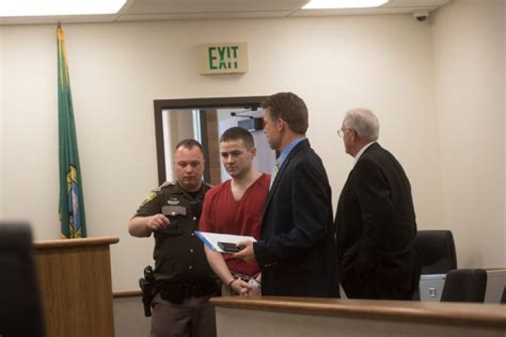 Fiancè of Randle Murder Suspect Turns Herself in, Held on 100,000 Bail