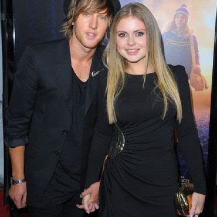 Is Rose McIver still dating Benjamin Hoeksema? All You Need To Know