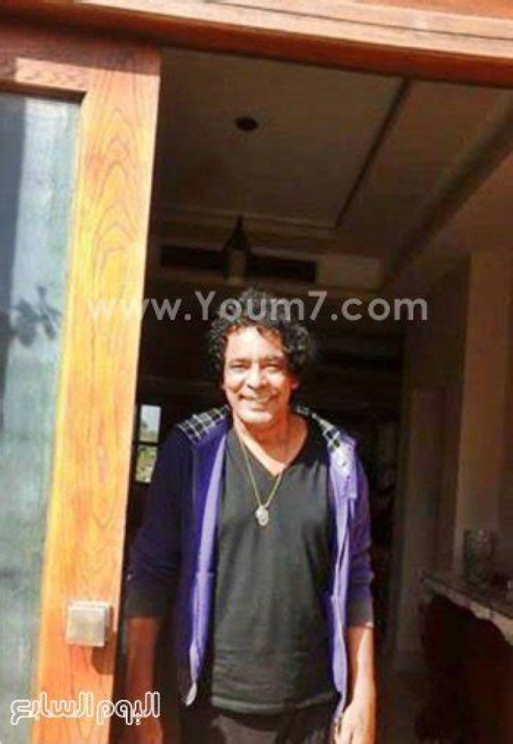 Mohamed Mounir spends his 61st birthday recovering from heart surgery