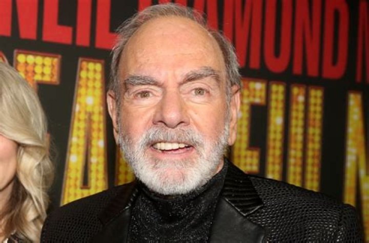 Neil Diamond Surprises Broadway Audience With ‘Sweet Caroline’ Singalong