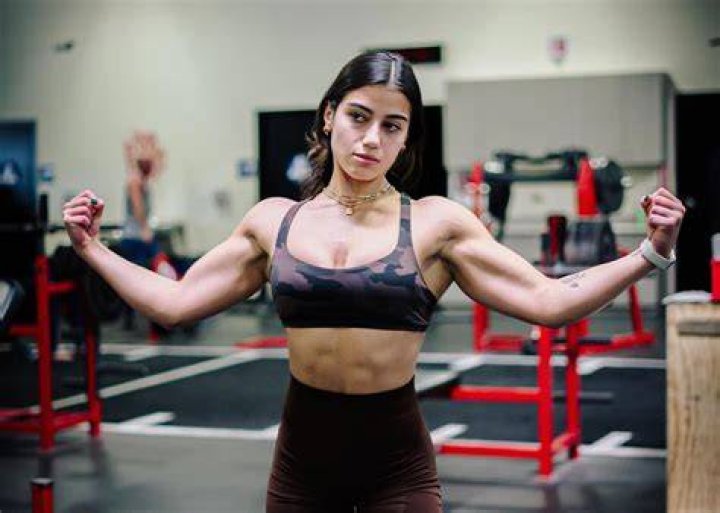 Sara Saffari Age 2024, Height, Bio, Husband, Net Worth