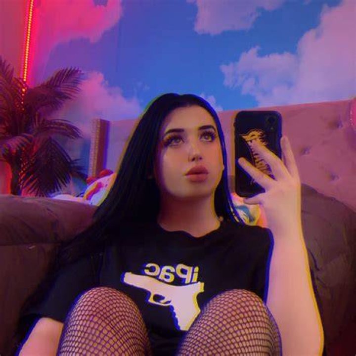 tgirl gf Scrolller