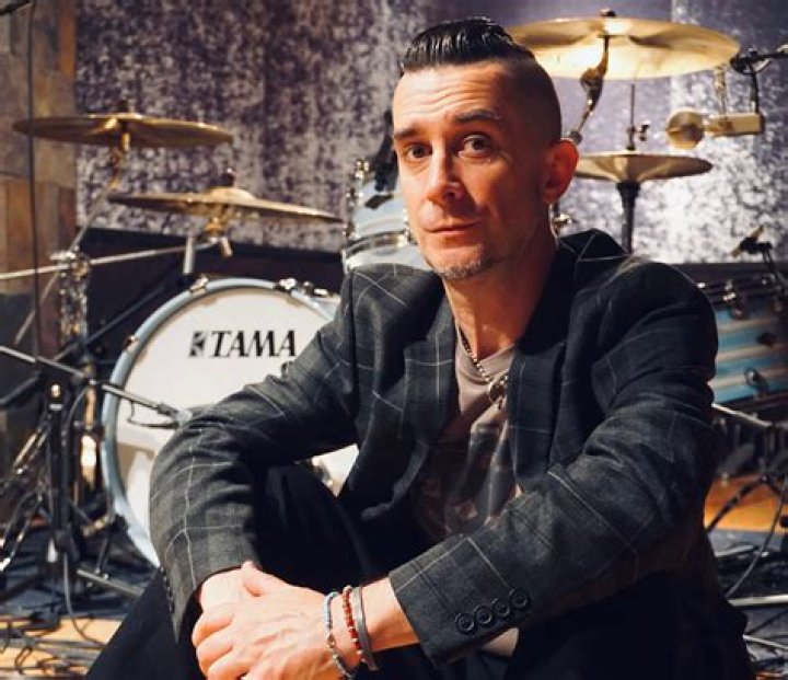 The Offspring drummer Pete Parada dropped from band after choosing not