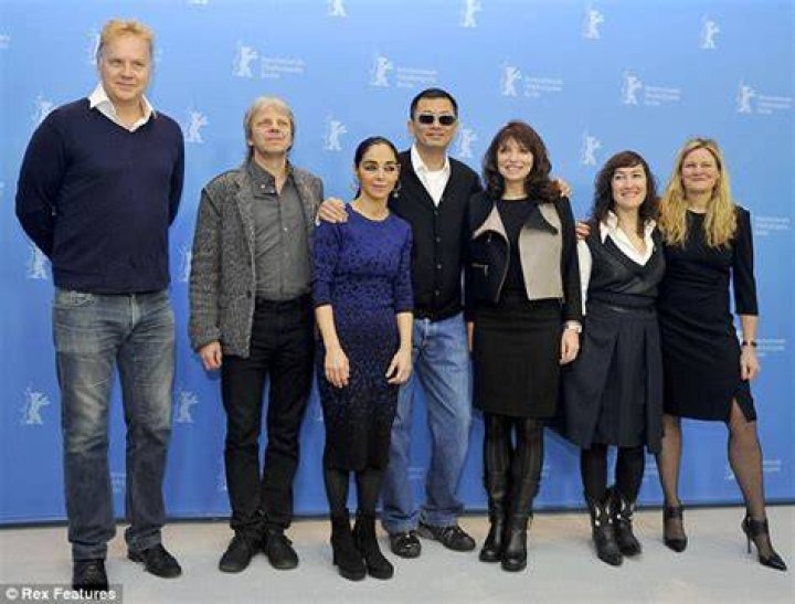 Tim Robbins Height: The Astounding Stature Of A Hollywood Icon